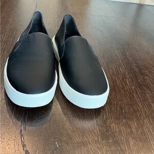 Vince slip on sneaker